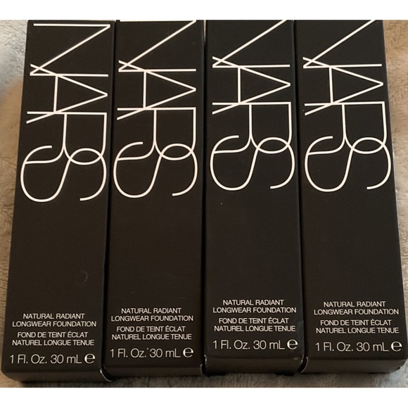 NARS~Natural Radiant Longwear Foundation (NWT) - Picture 2 of 8